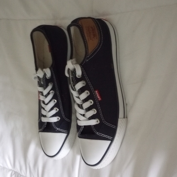 COPY - Navy blue women's  Levi canvas shoes - Picture 2 of 6